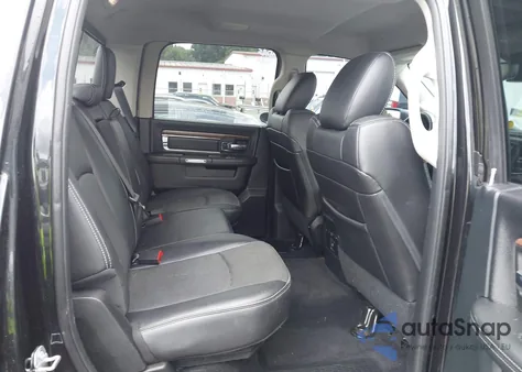 2017 Ram 1500 Laramie 4X4 5'7 Box z USA, uszkodzony, nr VIN 1C6RR7NT6HS660186